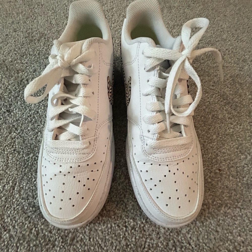 Nike Women's White Sneakers with Patterned Swoosh - Picture 6 of 8